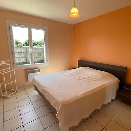 Lumineuse Avec Jardin, à 500m De La Et Proche Du Centre - - Fr-1-709-51 *