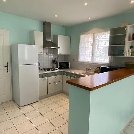 Lumineuse Avec Jardin, à 500m De La Et Proche Du Centre - - Fr-1-709-51 Casa de Férias *