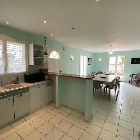 Recente De Plain-pied A Fouras, Proche - Fr-1-709-51 *