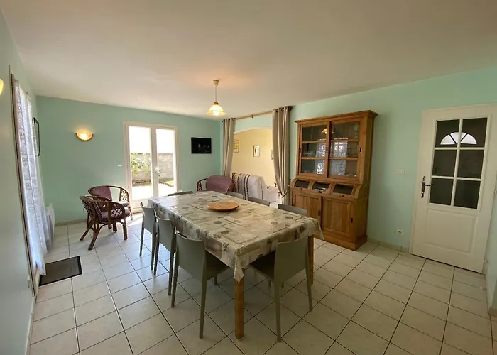 Recente De Plain-pied A Fouras, Proche - Fr-1-709-51 Vakantiehuis Fouras